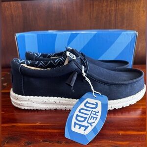 Hey Dude Wally Canvas Navy Slip On Shoes Men Size 8 Lightweight Comfort